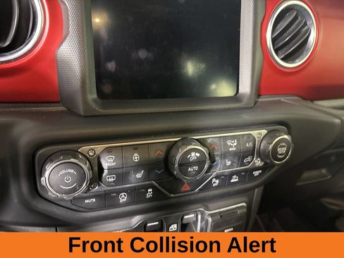 Used 2020 Jeep Gladiator Rubicon AWD/4WD image 18