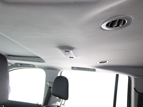 Used 2020 Chevrolet Suburban LT image 22