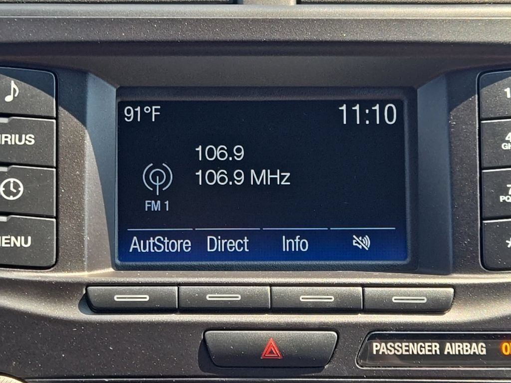 Used 2019 Ford Explorer XLT FWD image 6
