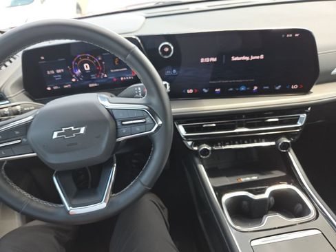 Used 2024 Chevrolet Traverse LT w/ Midnight/Sport Edition AWD/4WD image 22