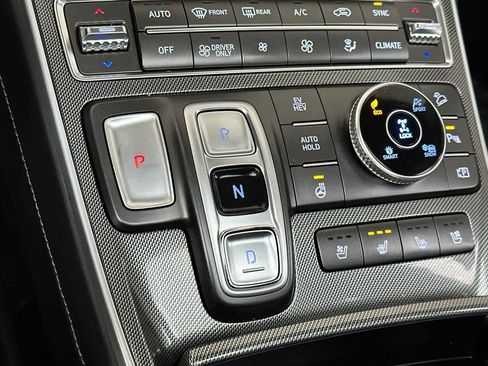 Used 2023 Hyundai Santa Fe Limited image 25