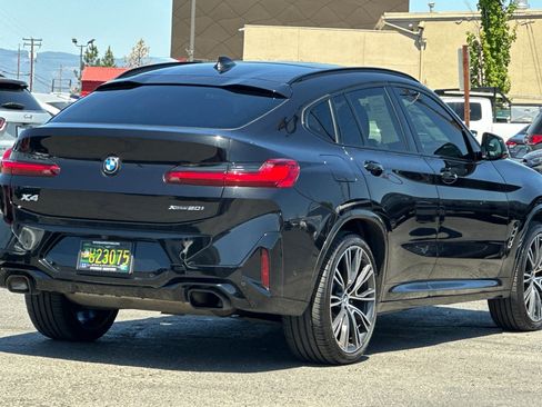 Used 2023 BMW X4 xDrive30i w/ M Sport Package AWD/4WD image 4