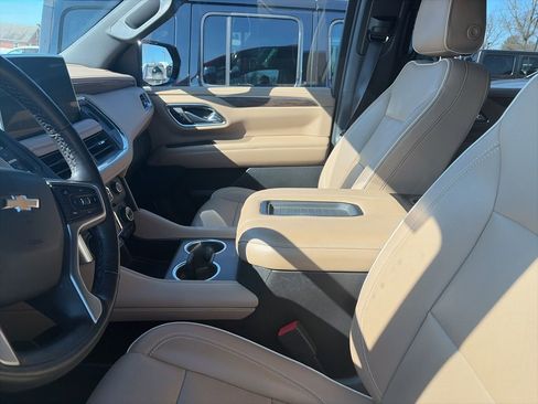 Used 2021 Chevrolet Tahoe Premier w/ Premium Package image 12