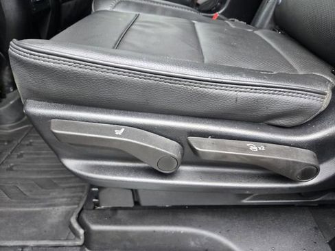 Used 2025 GMC Yukon Denali w/ Sun & Power Step Package AWD/4WD image 21