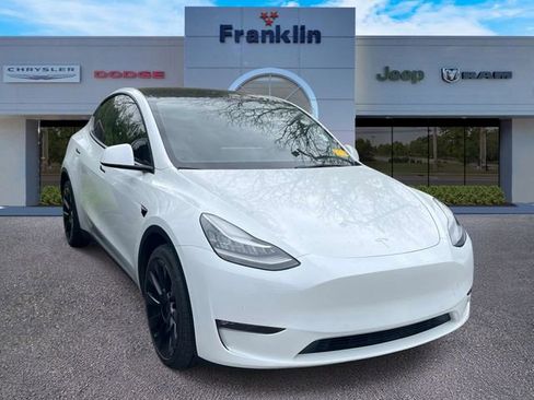 Used 2021 Tesla Model Y Long Range image 1