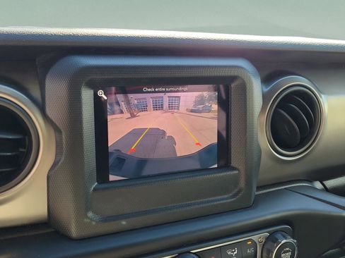 Used 2020 Jeep Gladiator Sport w/ Quick Order Package 24S AWD/4WD image 14