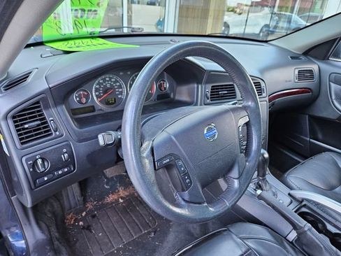 Used 2004 Volvo XC70 AWD/4WD image 16