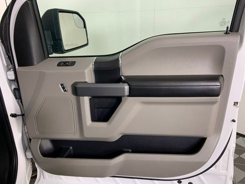 Used 2018 Ford F150 XLT image 14