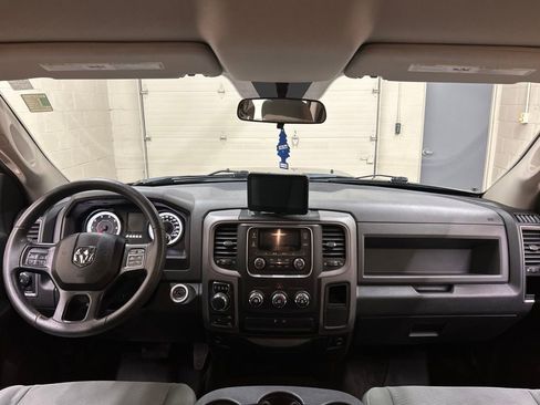 Used 2017 RAM 1500 Express AWD/4WD image 18