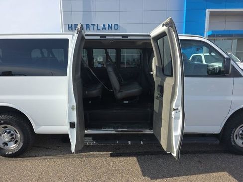 Used 2017 Chevrolet Express 3500 LS w/ Cold Climate Package image 19