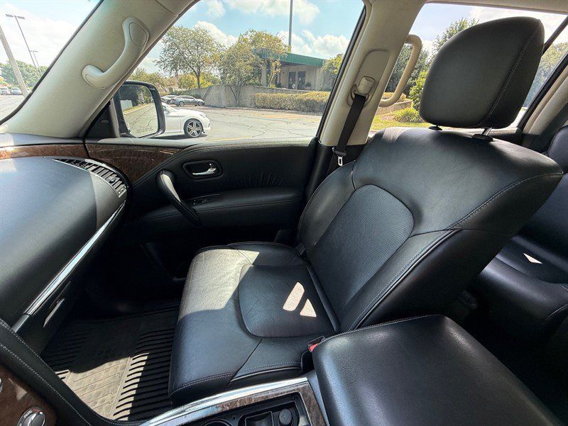 Used 2016 INFINITI QX80 4WD w/ Driver's Assistance Package image 19