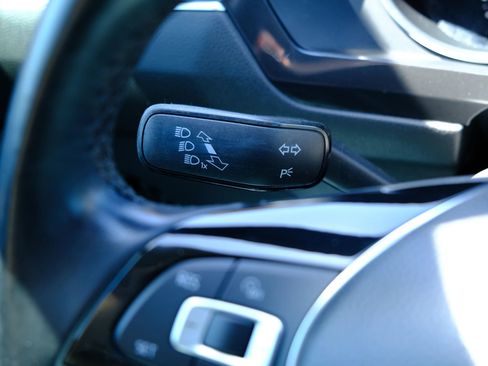 Used 2018 Volkswagen Tiguan SE FWD image 39