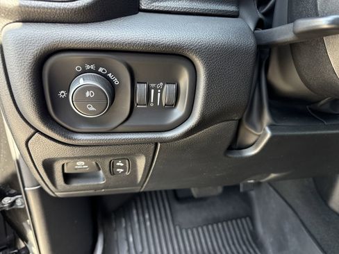 Used 2024 RAM 1500 Laramie image 17
