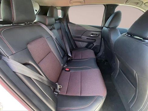 Certified 2025 Nissan Kicks SR image 25