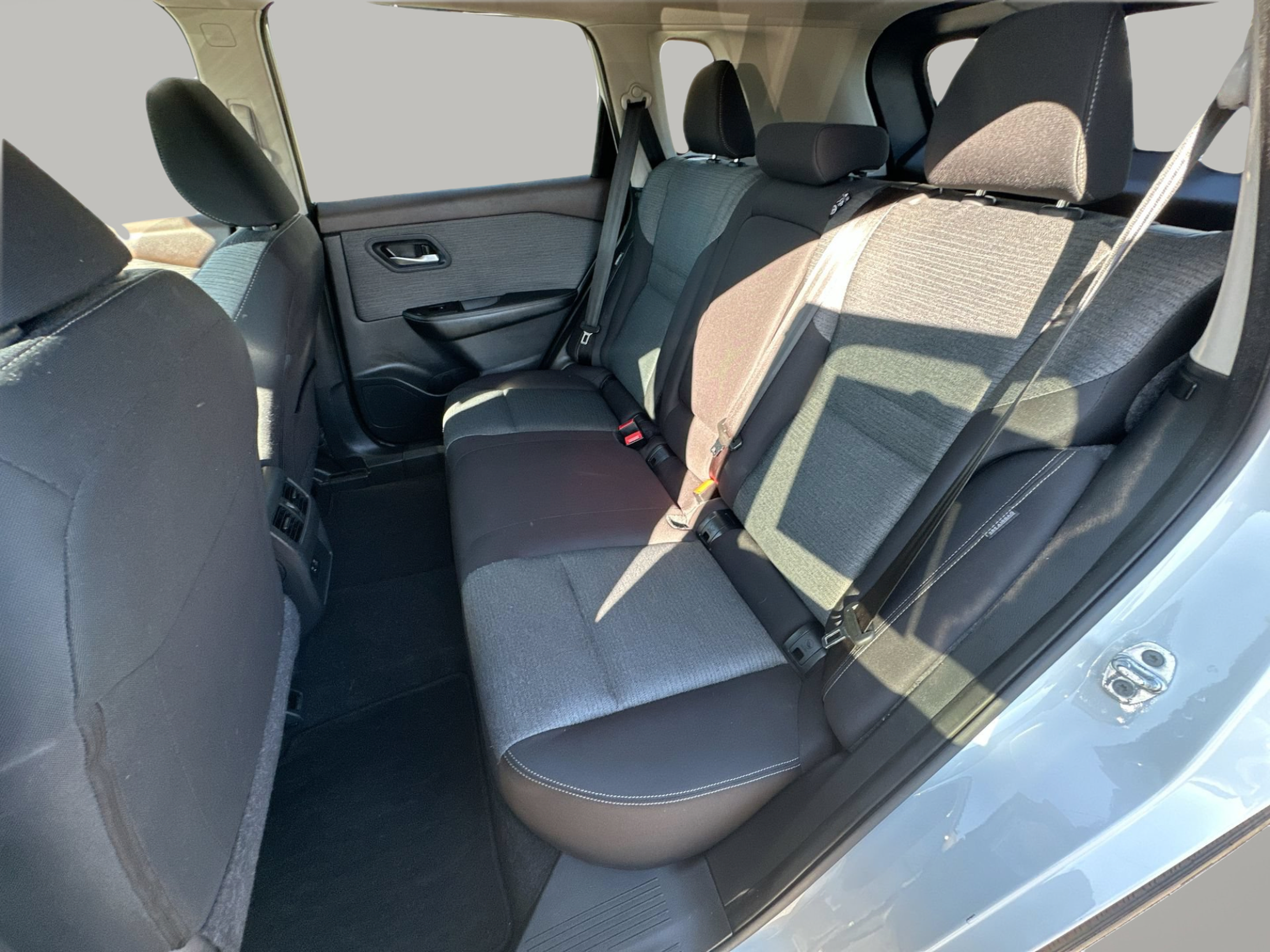 Used 2023 Nissan Rogue SV FWD image 23