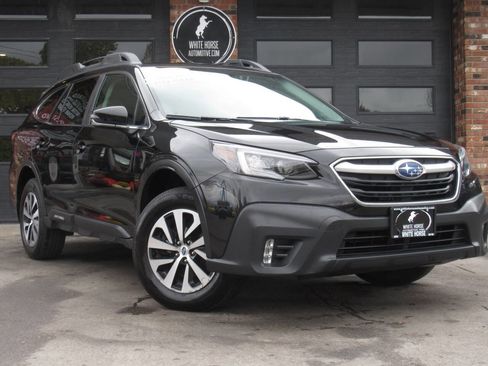 Used 2022 Subaru Outback Premium image 2