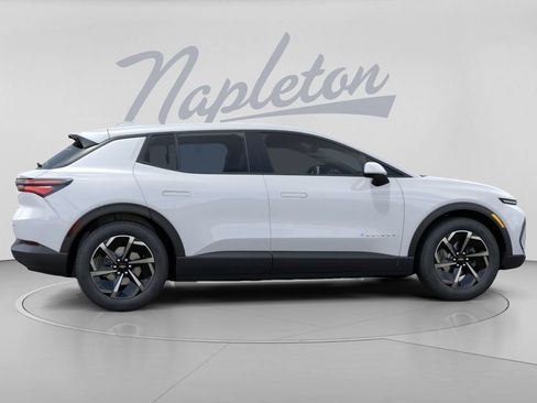 New 2026 Chevrolet Equinox EV LT w/ Comfort Package AWD/4WD image 5