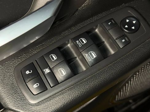 Used 2019 RAM 1500 Tradesman AWD/4WD image 24