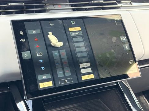 New 2025 Land Rover Range Rover Sport SE AWD/4WD image 17