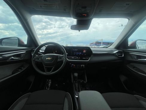 Used 2025 Chevrolet TrailBlazer LT image 33