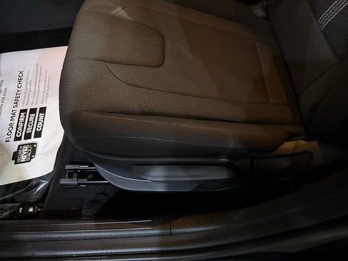 New 2025 Hyundai Elantra SE image 11