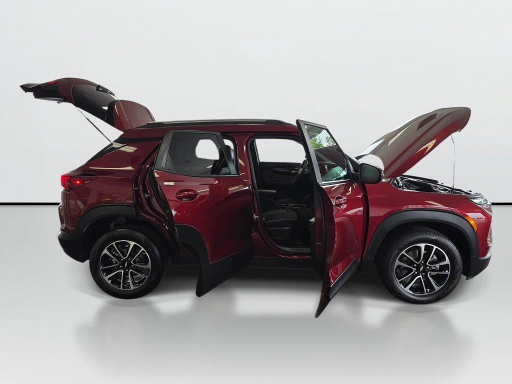 Used 2025 Chevrolet TrailBlazer LT AWD/4WD image 9