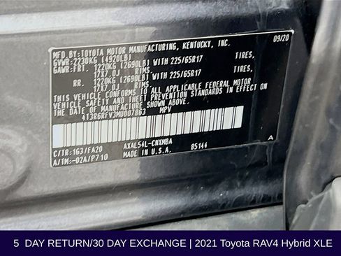 Used 2021 Toyota RAV4 XLE AWD/4WD image 34