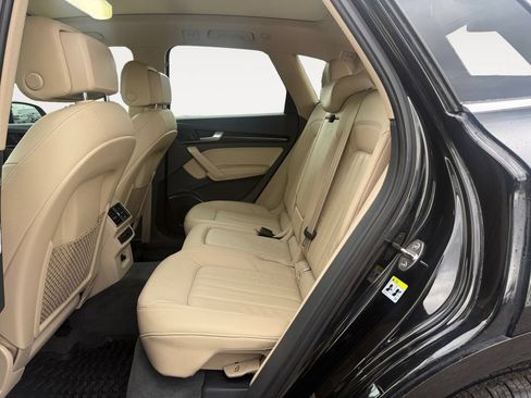 Used 2019 Audi Q5 2.0T Premium Plus w/ Convenience Package AWD/4WD image 13