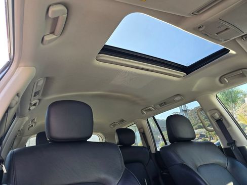 Used 2024 Nissan Armada SL w/ Captain's Chairs Package RWD image 17