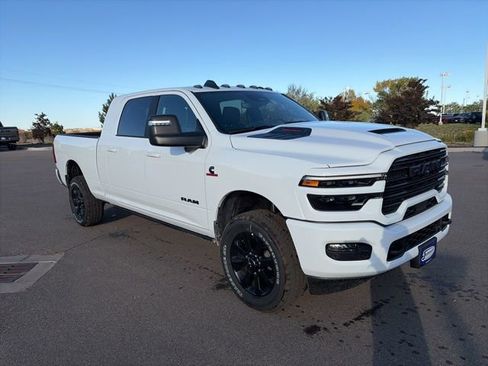 New 2026 RAM 2500 Laramie AWD/4WD image 3