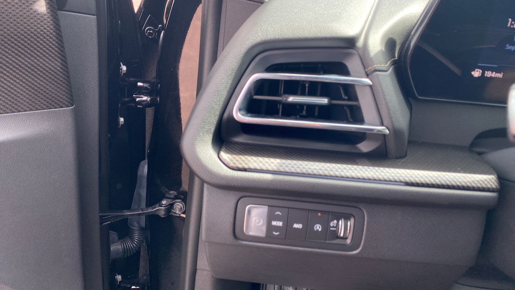 Used 2026 Chevrolet Traverse High Country w/ LPO, Floor Liner Package AWD/4WD image 21