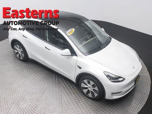 Used 2020 Tesla Model Y Long Range image 3