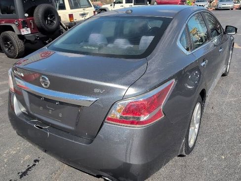 Used 2015 Nissan Altima 2.5 SV w/ Convenience Package FWD image 8