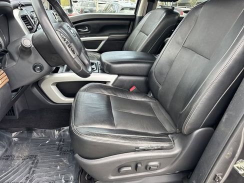 Used 2017 Nissan Titan SL AWD/4WD image 9