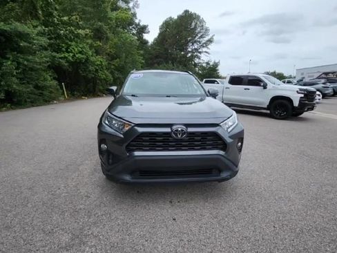 Used 2021 Toyota RAV4 XLE Premium image 8