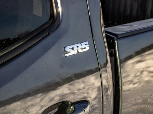 Used 2021 Toyota Tacoma SR5 image 9