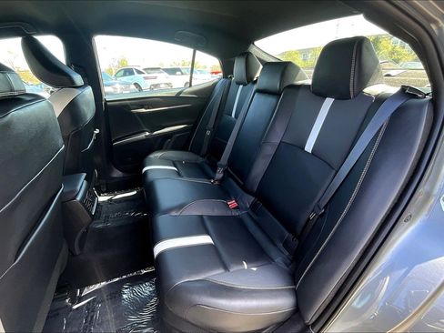 Used 2025 Toyota Camry SE image 24