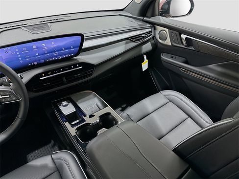 New 2026 Buick Enclave Avenir w/ Super Cruise Package image 25