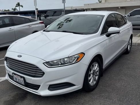 Used 2016 Ford Fusion S FWD image 2
