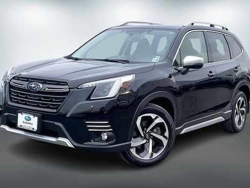 Used 2022 Subaru Forester Touring image 3