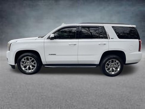 Used 2017 GMC Yukon SLT image 2