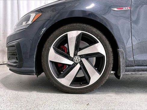 Used 2021 Volkswagen Golf 4-Door image 6