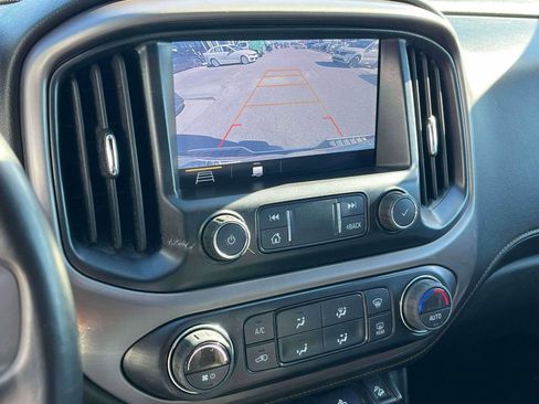 Used 2022 GMC Canyon AT4 w/ Trailering Package image 18