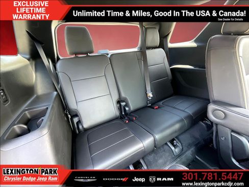 Used 2023 Chevrolet Traverse Premier w/ Redline Edition AWD/4WD image 25
