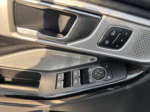 Used 2022 Ford Explorer Platinum w/ Equipment Group 601A image 28