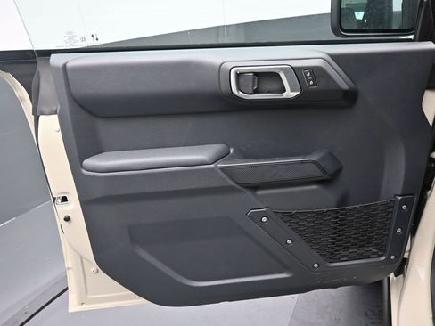 New 2025 Ford Bronco Badlands image 13