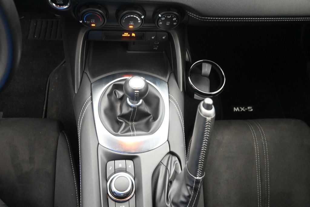 Used 2025 MAZDA MX-5 Miata Club RWD image 18