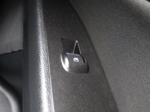 Used 2017 Ford Fusion SE FWD image 22