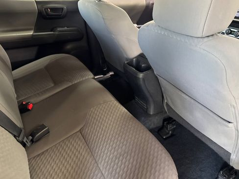 Used 2020 Toyota Tacoma SR AWD/4WD image 32