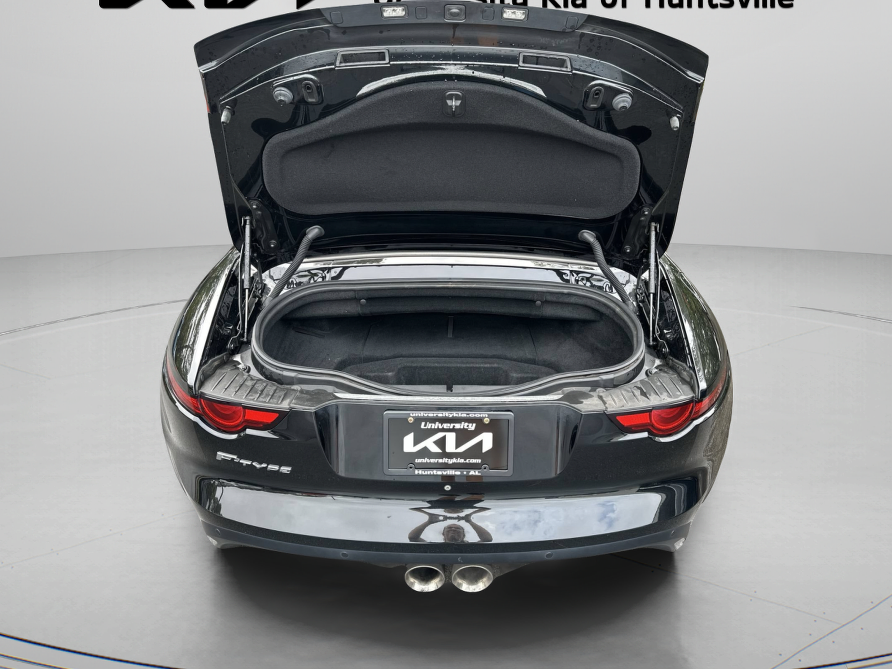 Used 2018 Jaguar F-TYPE Convertible RWD image 25